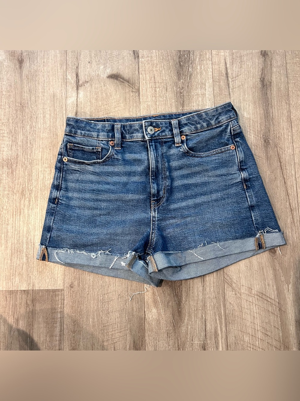 American Eagle mom shorts